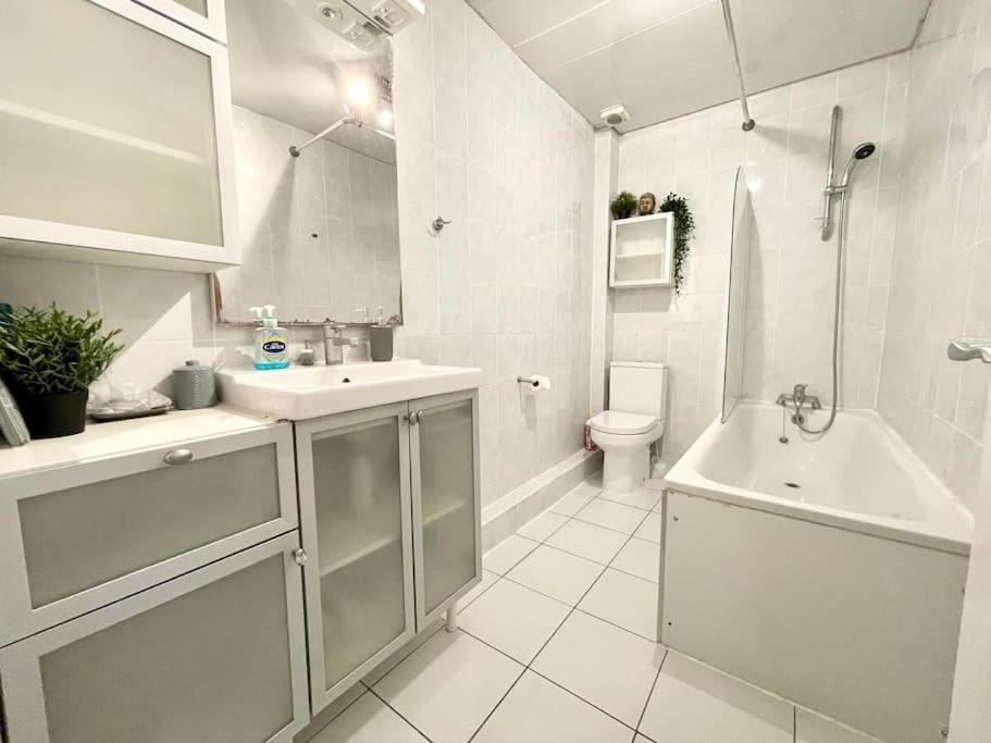 *New* Beautiful 2 Bedroom House In Central Location London Exterior photo
